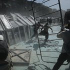 Manifestantes se enfrentan con integrantes de la policía en una protesta en inmediaciones del Palacio Nacional en Ciudad de México (México).