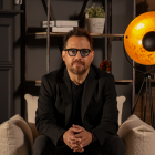 Julio Eterno nació en 2023 como un diálogo intergeneracional con artistas contemporáneos. Velasco, quien fue el primer músico invitado