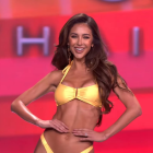 La representante de Ecuador desfiló en la competencia de traje de baño durante la gala preliminar del Miss Universo 2025.