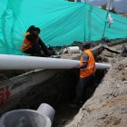 En Cumbayá se interviene la red de alcantarillado. Uno de los problemas en esa parroquia, y Tumbaco, son las constantes fugas de agua.