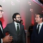 Edgar Lama (centro) aprobó el pasado 13 de noviembre el inicio de una millonaria contratación para mopdernizar el Sistema de Administración y Gestión en Salud (SAGS)