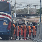 Más de 85 reos fueron trasladados este 20 de noviembre bajo fuerte resguardo policial y militar.