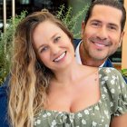 Gregorio Pernía con su esposa.