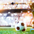 El concurso de DIRECTV premiará con un viaje doble al Mundial 2026, que incluye boletos aéreos, hospedaje y entradas para disfrutar la fase inicial del torneo.