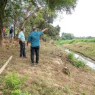 Autoridades municipales de Babahoyo recorrieron el recinto La Fortuna; los pobladores esperan que las obras lleguen.