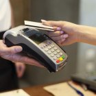 De cada 10 ecuatorianos, solo tres están satisfechos con su situación financiera actual.