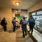 Los sospechosos fueron neutralizados por agentes municipales, hasta la llegada de la Policía Nacional.