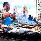 Ferias. Las ferias comunales de pescado asado atraen a decenas de familias locales y a turistas de los balnearios de la provincia.