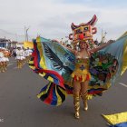 Trajes. Los estudiantes lucen atuendos que resaltan la interculturalidad.
