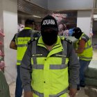 Agentes de la Aduana de Ecuador encuentran en una bodega zapatos sin respaldo legal.