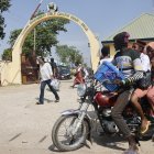 Padres retiraron a sus hijos de las escuelas luego de que el Gobierno dispuso su cierre ante la amenaza de secuestros.