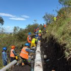 La tubería que abastece a tres parroquias fue reparada tras varios días de labores.