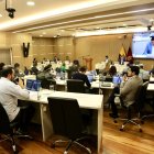 Reunión. En sesión extraordinaria, el pleno del Concejo conoció la proyeccción del presupuesto para 2026.