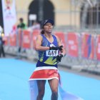 Silvia Ortiz, maratonista ecuatoriana que ganó el oro en los Juegos Bolivarianos 2025.