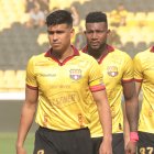 Arreaga, Vallecilla y Campi de Barcelona luego del empate 2-2 ante Liga de Quito.