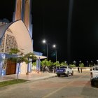 Policía respondió al ataque armado desde tres lanches en Puerto Bolívar. El objetivo era un grupo de 30 personas que pasea y libaba en el malecón.