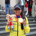La tricolor Silvia Ortiz con la medalla de oro que ganó en los Juegos Bolivarianos Ayacucho-Lima 2025.
