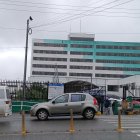 un paciente con un cuadro de gastroenteritis fue operado del tórax por error en el Hospital José Carrasco Arteaga del IESS.