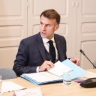 El presidente francés, Emmanuel Macron, participa en una reunión por videoconferencia de la Coalición de Voluntarios en el Palacio del Elíseo en París, Francia, el 25 de noviembre de 2025.