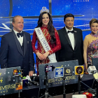 El presidente y copropietario de Miss Universo, Raúl Rocha (izquierda), anunció acciones legales contra los medios de comunicación que hayan difundido informaciones difamatorias respecto a la elección de Fátima Bosch.
