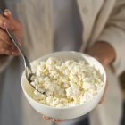 Descubre el kéfir, el superalimento probiótico con 61 cepas bacterianas. Mejora tu digestión, fortalece huesos y sistema inmune