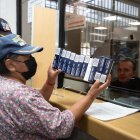 La pensión mínima en Ecuador es de $235. Jubilados y gremios reclaman por un alza en dicha pensión.