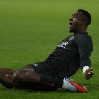 Willian Pacho celebra el gol que le marcó al Tottenham, en la victoria 5-3 del PSG en Champions League.