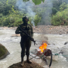 ChatGPT dijo:

Militar participa en la destrucción de maquinaria utilizada para actividades de minería ilegal en Bella Unión