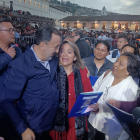 Miles de quiteños celebran los 491 años de fundación con música y tradición en el Centro Histórico de Quito.
