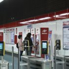 El sistema de recaudo del Metro permite pagar la tarifa a través de la Tarjeta Ciudad, la cédula de identidad y lal compra de tickets virtuales o físicos. Debe conectarse con el resto de sistemas.