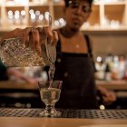 El canelazo pasó de bebida tradicional a propuesta gourmet, hecha con especias y frutas.