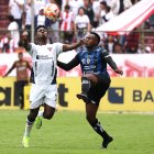 Liga de Quito e Independiente del Valle se enfrentan en el estadio Rodrigo Paz.