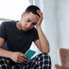 La OMS advierte que 1 de cada 6 personas sufre soledad, un fenómeno que ya representa una amenaza global para la salud pública.