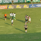Vista panorámica del Estadio Reales Tamarindos lleno y teñido de verde y blanco durante la celebración.