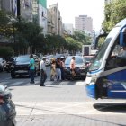 El objetivo de retirar los estacionamientos vehiculares en el bulevar 9 de Octubre es hacer que la avenida sea más caminable.