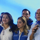 El aspirante presidencial del Partido Nacional, Nasry Asfura, ofrece declaraciones durante una rueda de prensa este domingo en Tegucigalpa (Honduras)