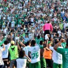 Jugadores de Liga de Portoviejo celebraron con los hinchas en el Reales Tamarindos.
