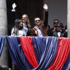 Daniel Noboa y su esposa durante la Serenata Quiteña.