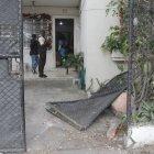 Para evitar el robo, la víctima se estrelló contra el cerramiento de su vivienda.