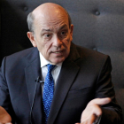 El canciller peruano Hugo De Zela durante una declaración oficial