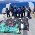 Las Fuerzas Armadas informaron sobre la aprehensión de una embarcación con siete tripulantes durante un patrullaje en Galápagos.