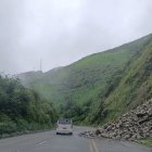 Derrumbes. Uno de los grandes problemas de esta vía son los constantes deslaves que obstaculizan el camino.