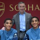 Holger y Edwin firmaron el acuerdo para su próxima llegada a Arsenal de la Premier Leaguae.