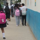 Referencial. Alumnos de una escuela fiscal se habrían intoxicado