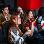 Referencial.Aficionados regresan a las salas en un año marcado por el contraste entre cine y streaming.