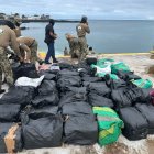 En una operación de control y vigilancia marítima permitió el hallazgo e incautación de 1.327 bloques de clorhidrato de cocaína.