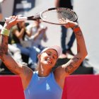 Polona Hercog celebra tras derrotar por 6-2 y 6-2 a Leolia Jeanjean.