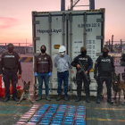 El buque “Gran Encuentro 126” durante la inspección en Posorja, donde se detectó y neutralizó la contaminación del contenedor.