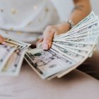 El pago del décimo tercer sueldo en Ecuador no varía por provincia, ya que está regulado por una normativa nacional que fija la misma fórmula