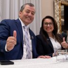 La ministra de Gobierno Nataly Morillo y el dirigente de la Fenacotip Abel Gómez.